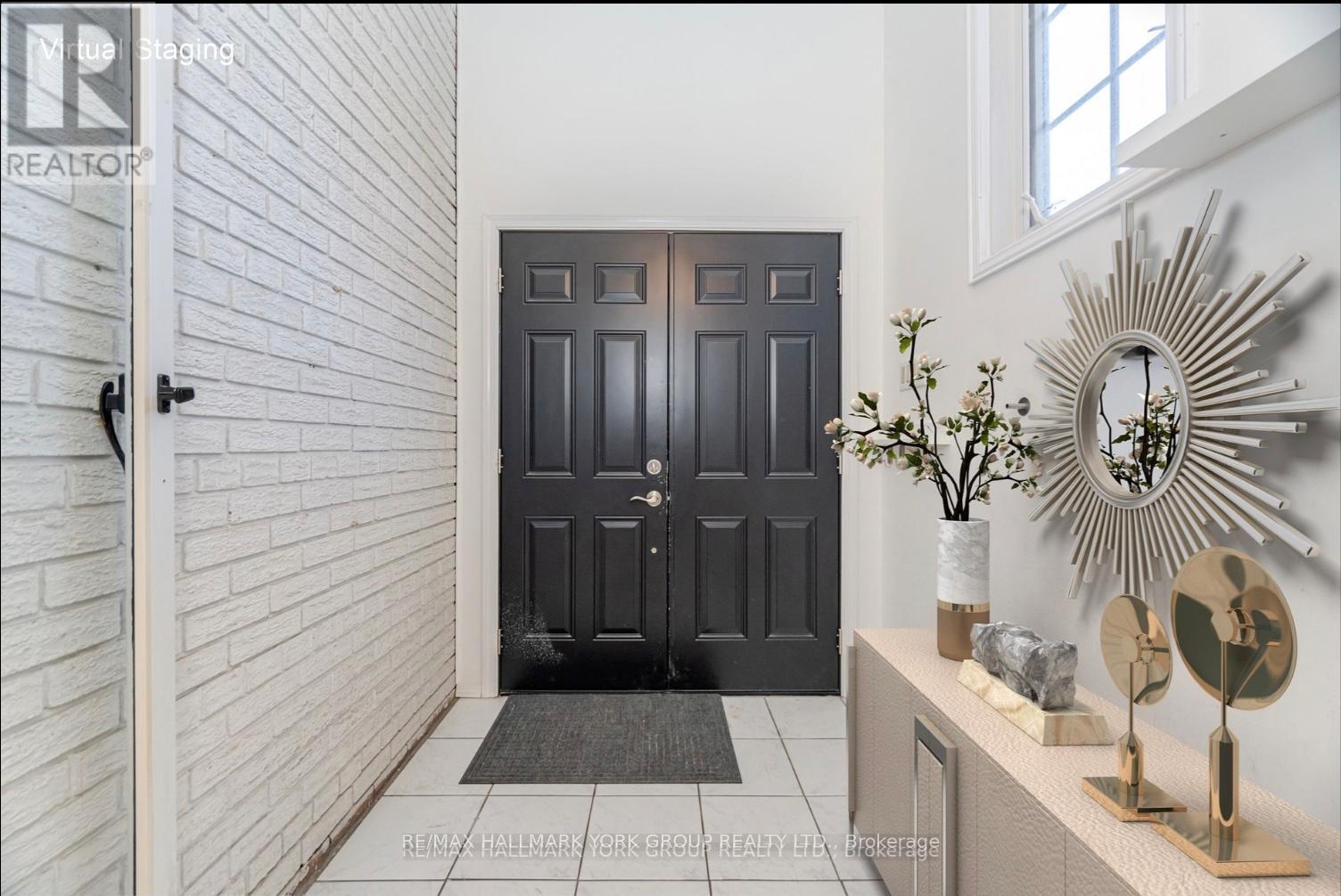 57 Curzon Upper Street, Toronto, Ontario  M4M 3B3 - Photo 2 - E12442750