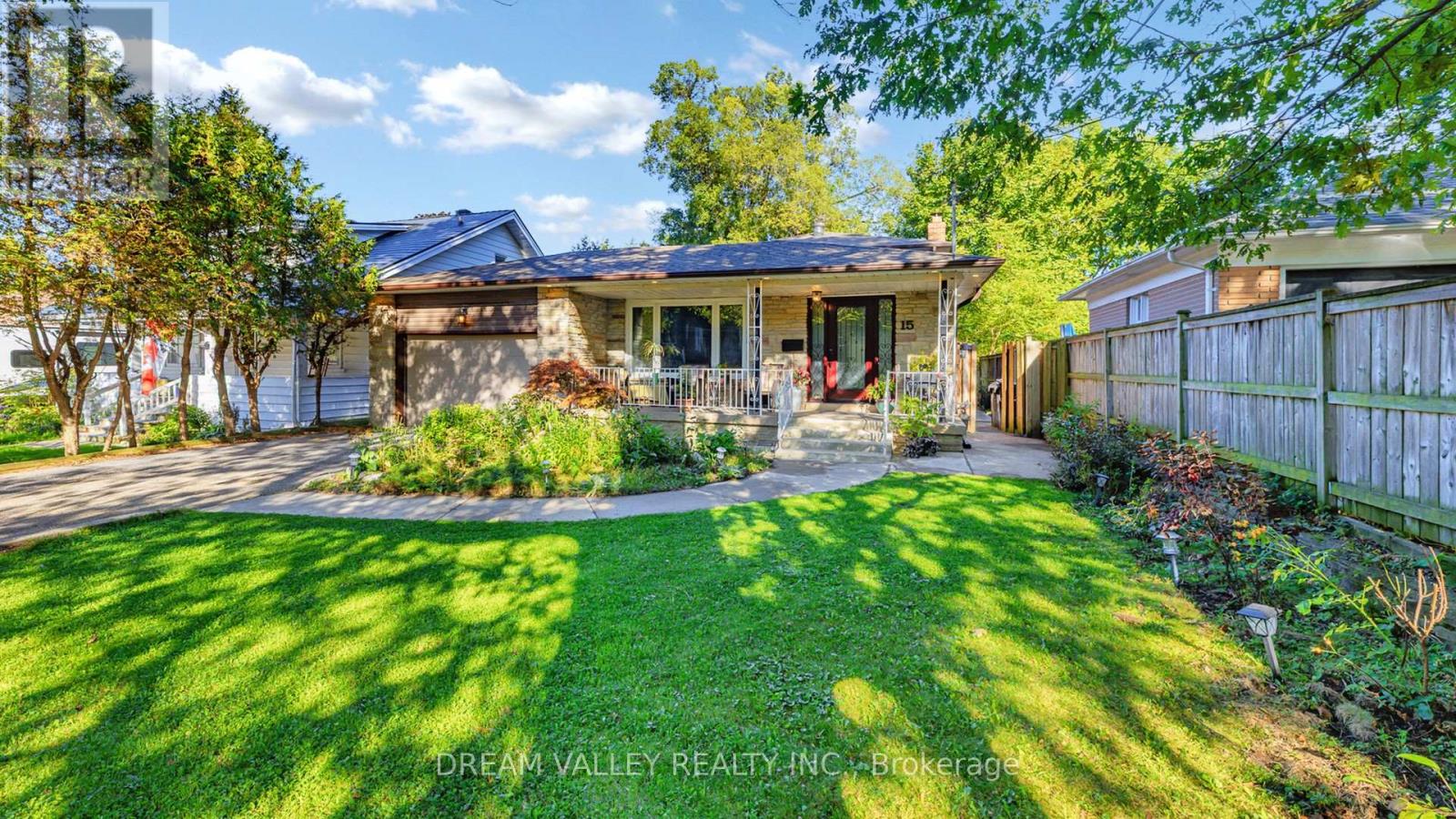 15 Scarborough Golf Club Road, Toronto (Scarborough Village), Ontario  M1M 3C6 - Photo 1 - E12442764