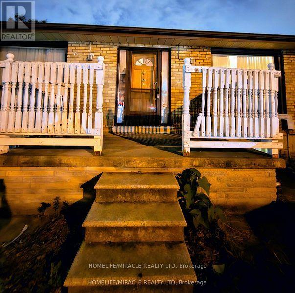Main - 898 Kennedy Road, Toronto, Ontario  M1K 2E8 - Photo 2 - E12442791