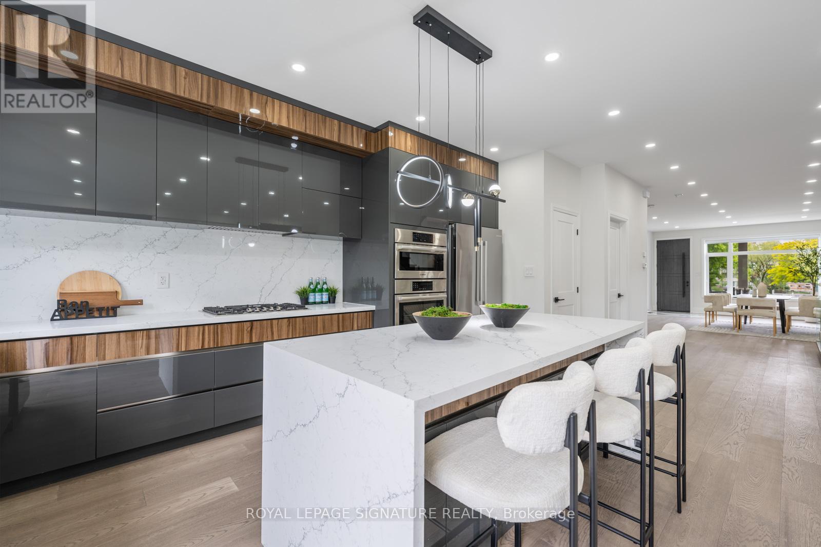 17 Trenton Avenue, Toronto (Woodbine-Lumsden), Ontario  M4C 2Z3 - Photo 12 - E12442829