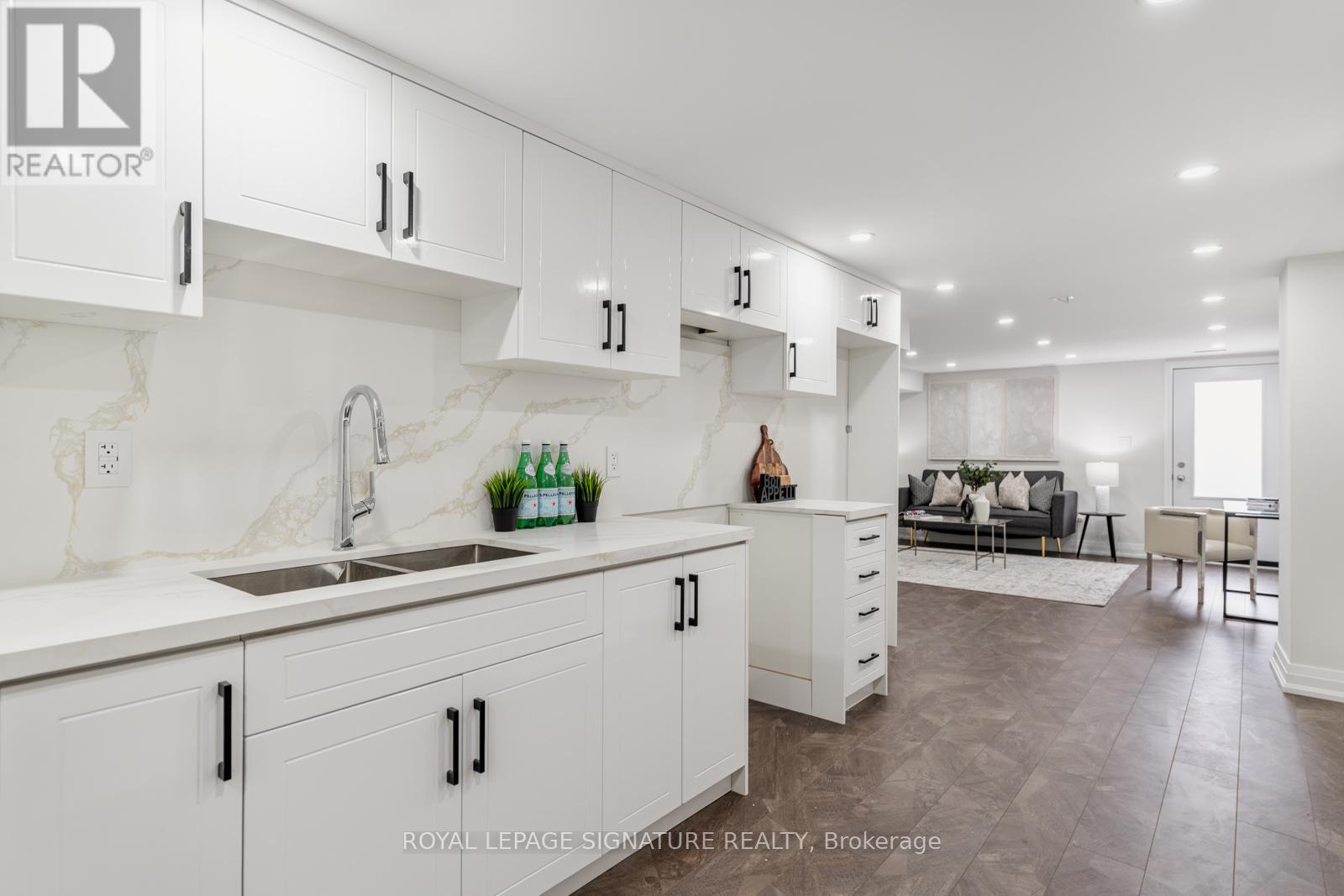 17 Trenton Avenue, Toronto (Woodbine-Lumsden), Ontario  M4C 2Z3 - Photo 39 - E12442829