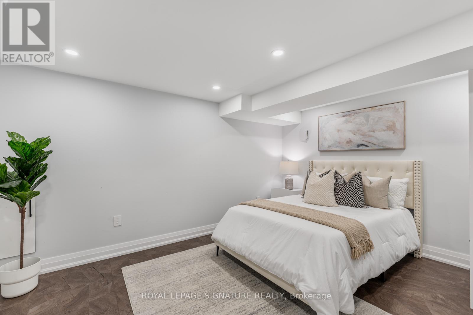 17 Trenton Avenue, Toronto (Woodbine-Lumsden), Ontario  M4C 2Z3 - Photo 41 - E12442829