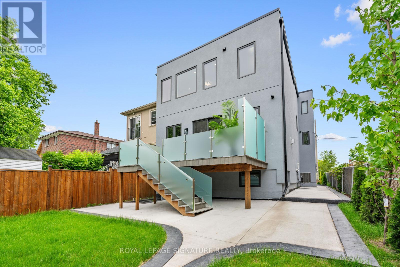 17 Trenton Avenue, Toronto (Woodbine-Lumsden), Ontario  M4C 2Z3 - Photo 44 - E12442829