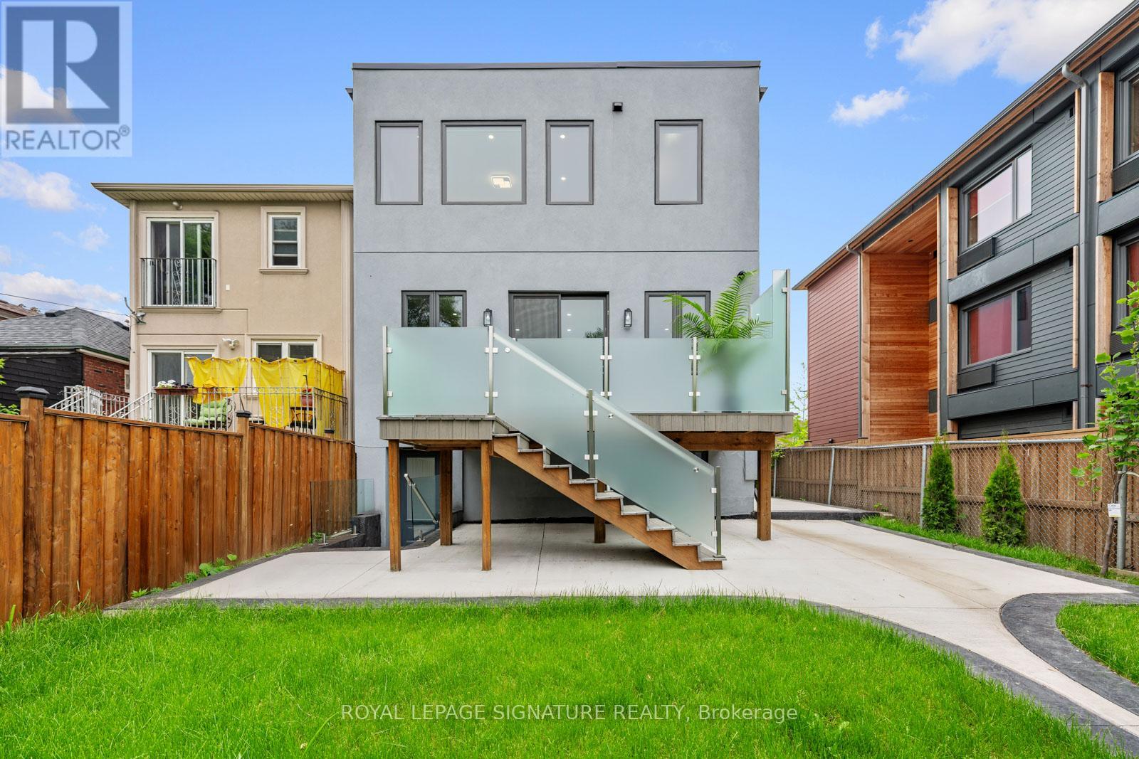 17 Trenton Avenue, Toronto (Woodbine-Lumsden), Ontario  M4C 2Z3 - Photo 45 - E12442829