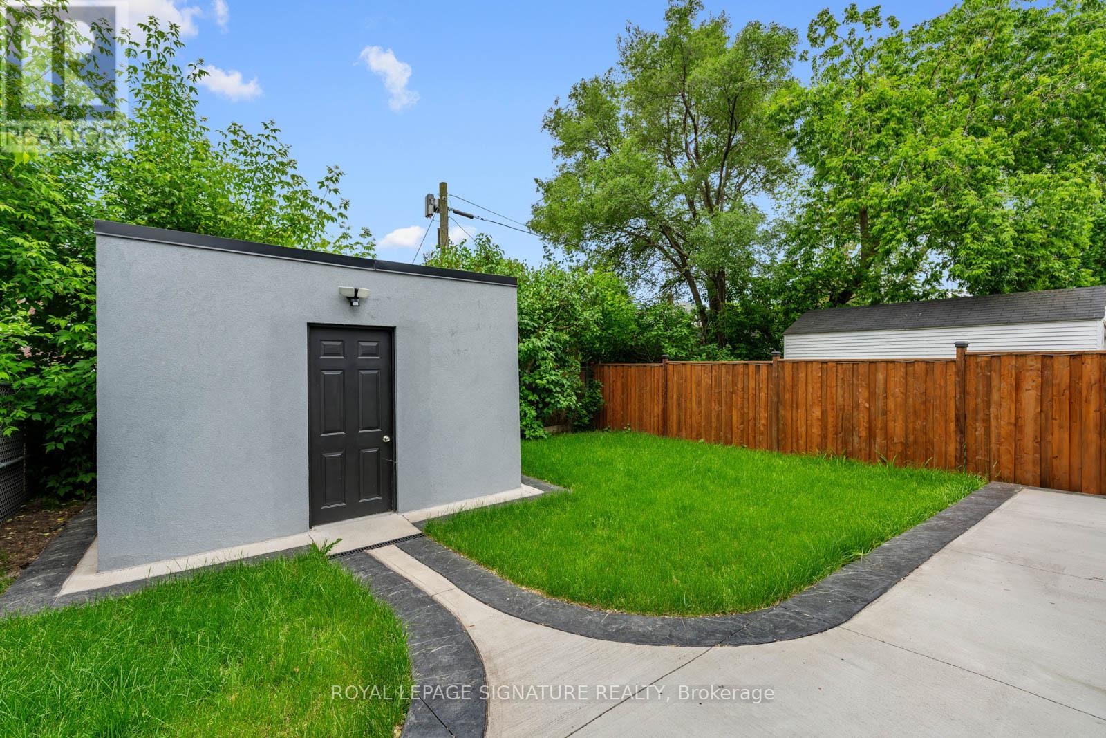 17 Trenton Avenue, Toronto (Woodbine-Lumsden), Ontario  M4C 2Z3 - Photo 46 - E12442829