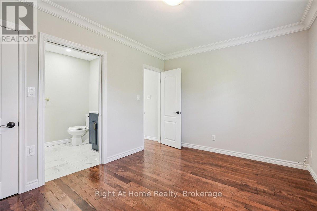 257 Wales Crescent, Oakville, Ontario  L6L 3X8 - Photo 14 - W12435949