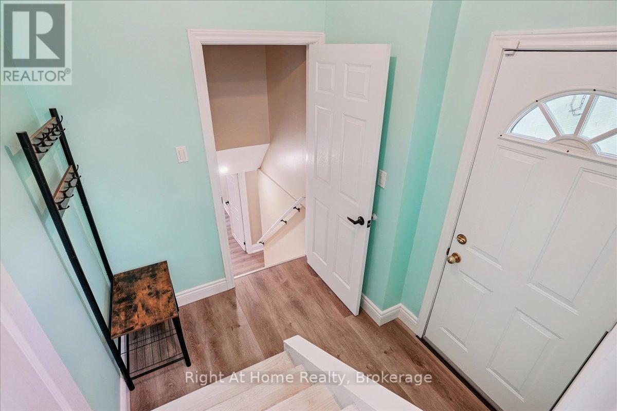 257 Wales Crescent, Oakville, Ontario  L6L 3X8 - Photo 23 - W12435949
