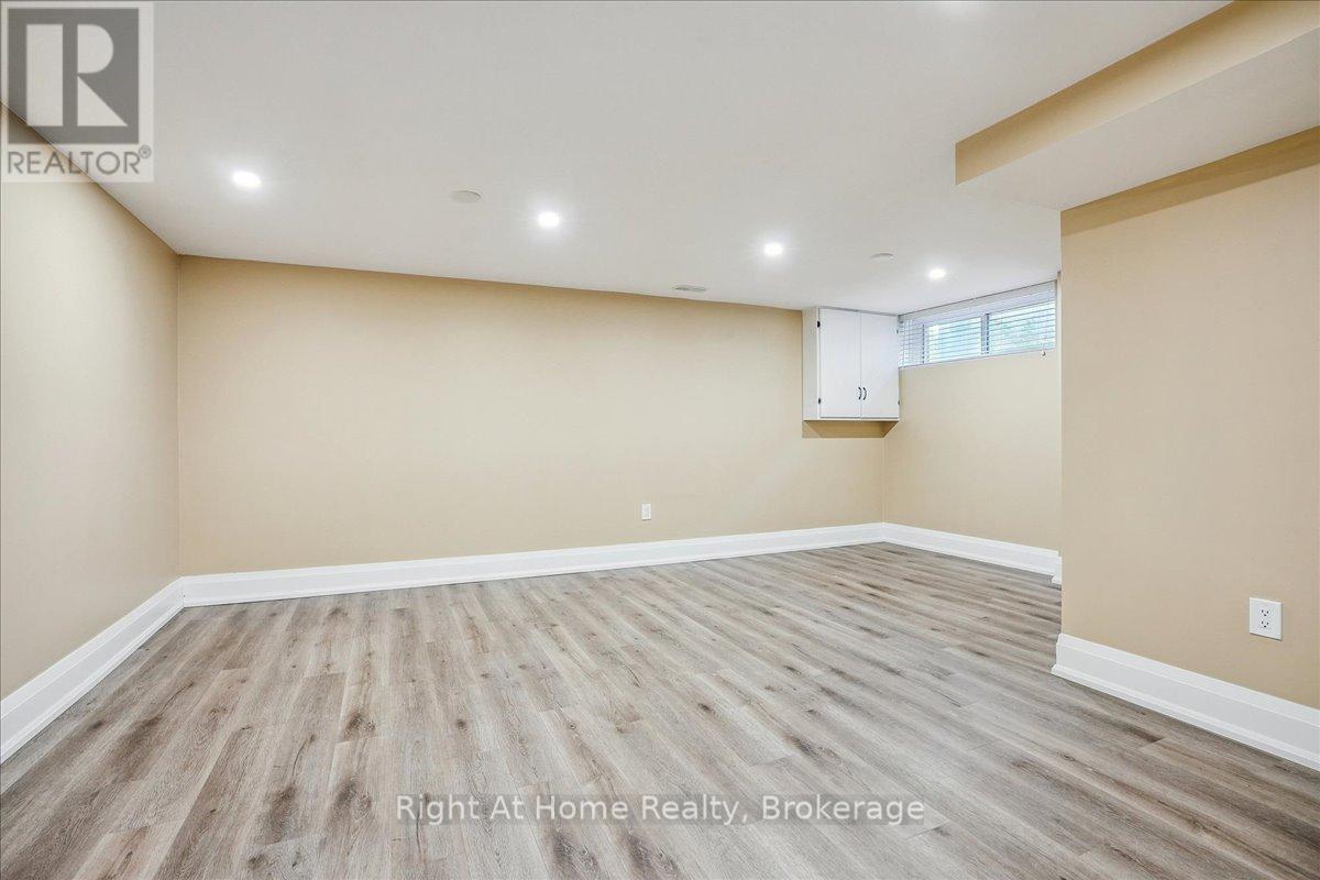 257 Wales Crescent, Oakville, Ontario  L6L 3X8 - Photo 27 - W12435949