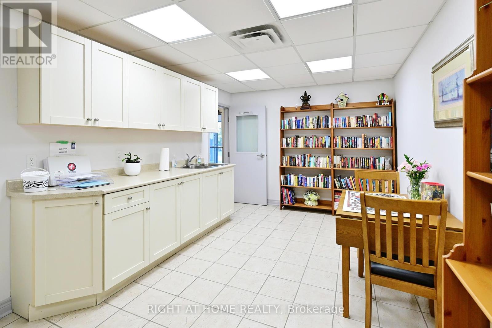 214 - 32 Church Street, King (Schomberg), Ontario  L0G 1T0 - Photo 31 - N12442643