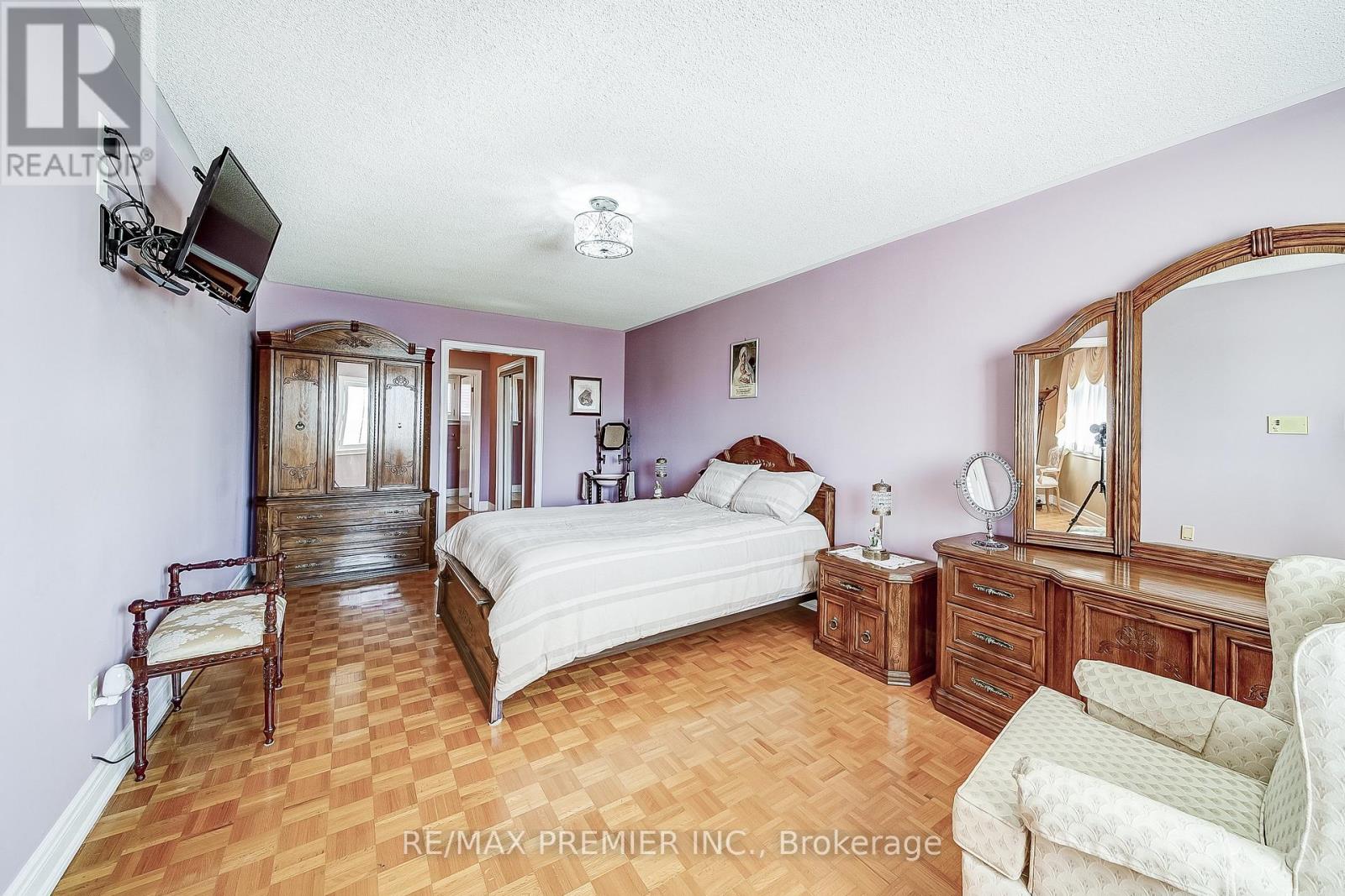 300 Belview Avenue, Vaughan (East Woodbridge), Ontario  L4L 7V7 - Photo 18 - N12442678