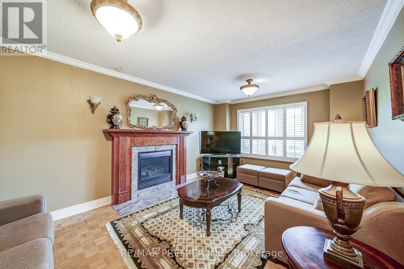 300 Belview Avenue, Vaughan (East Woodbridge), Ontario  L4L 7V7 - Photo 8 - N12442678