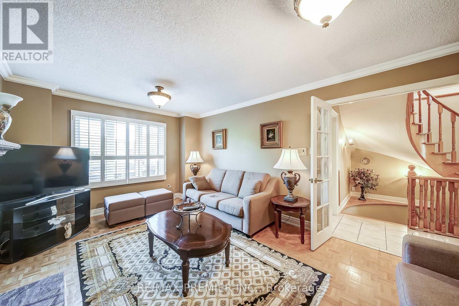 300 Belview Avenue, Vaughan (East Woodbridge), Ontario  L4L 7V7 - Photo 9 - N12442678