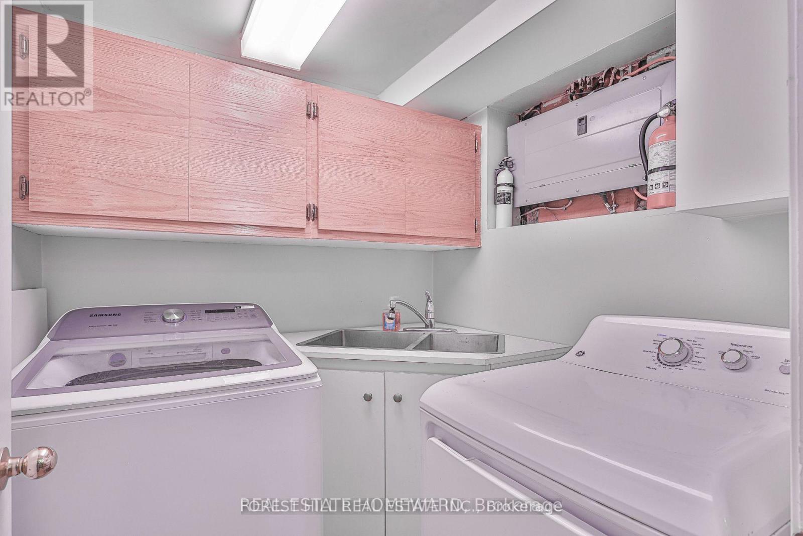 (Basement) - 220 Neal Drive, Richmond Hill, Ontario  L4C 3L1 - Photo 15 - N12442704