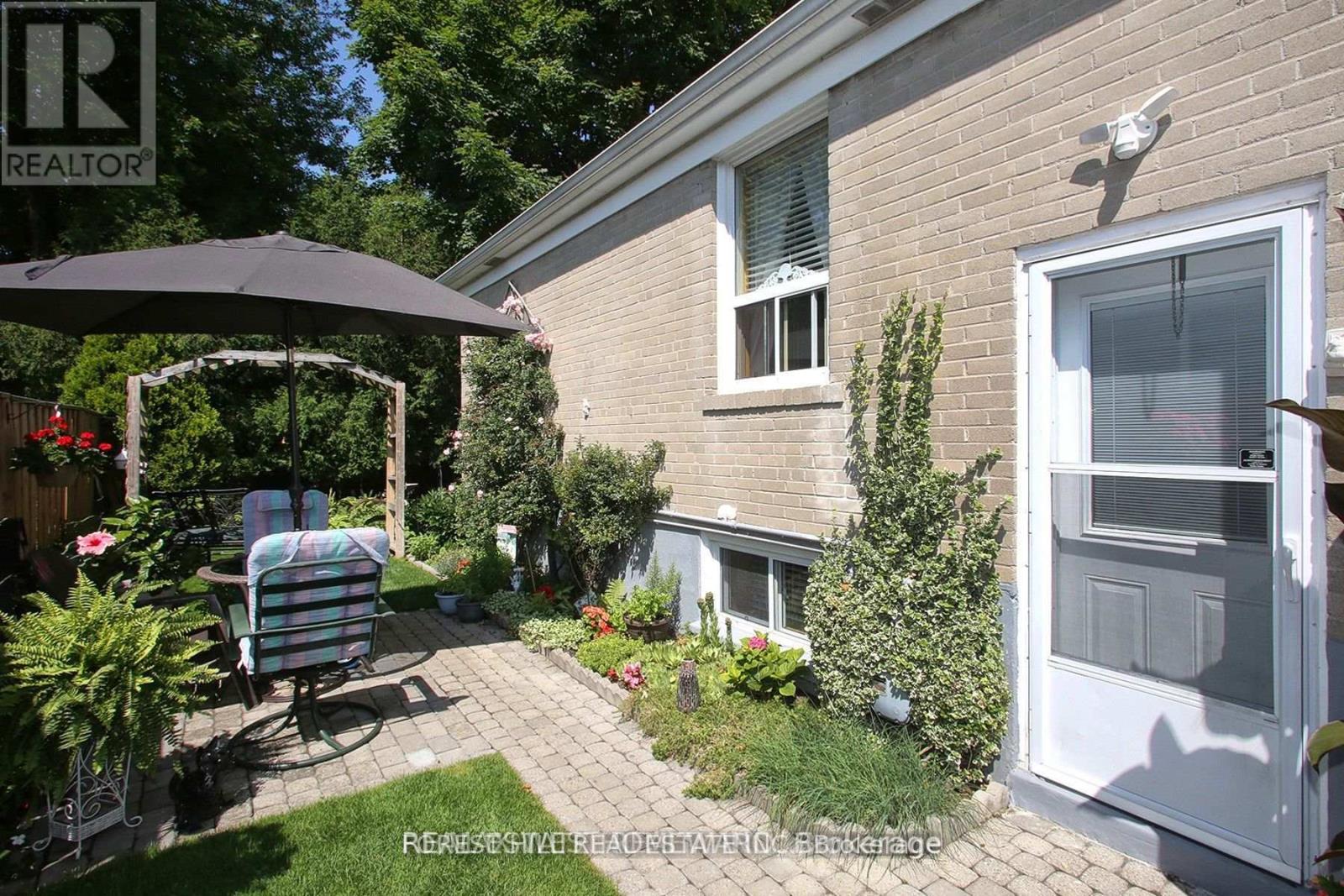 (Basement) - 220 Neal Drive, Richmond Hill, Ontario  L4C 3L1 - Photo 2 - N12442704
