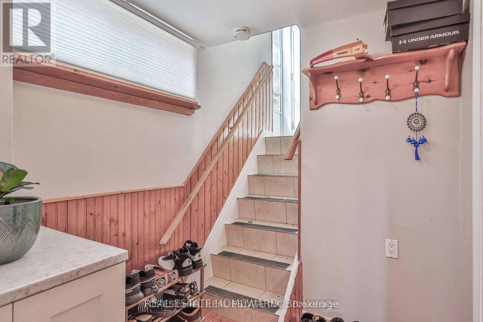 (Basement) - 220 Neal Drive, Richmond Hill, Ontario  L4C 3L1 - Photo 3 - N12442704