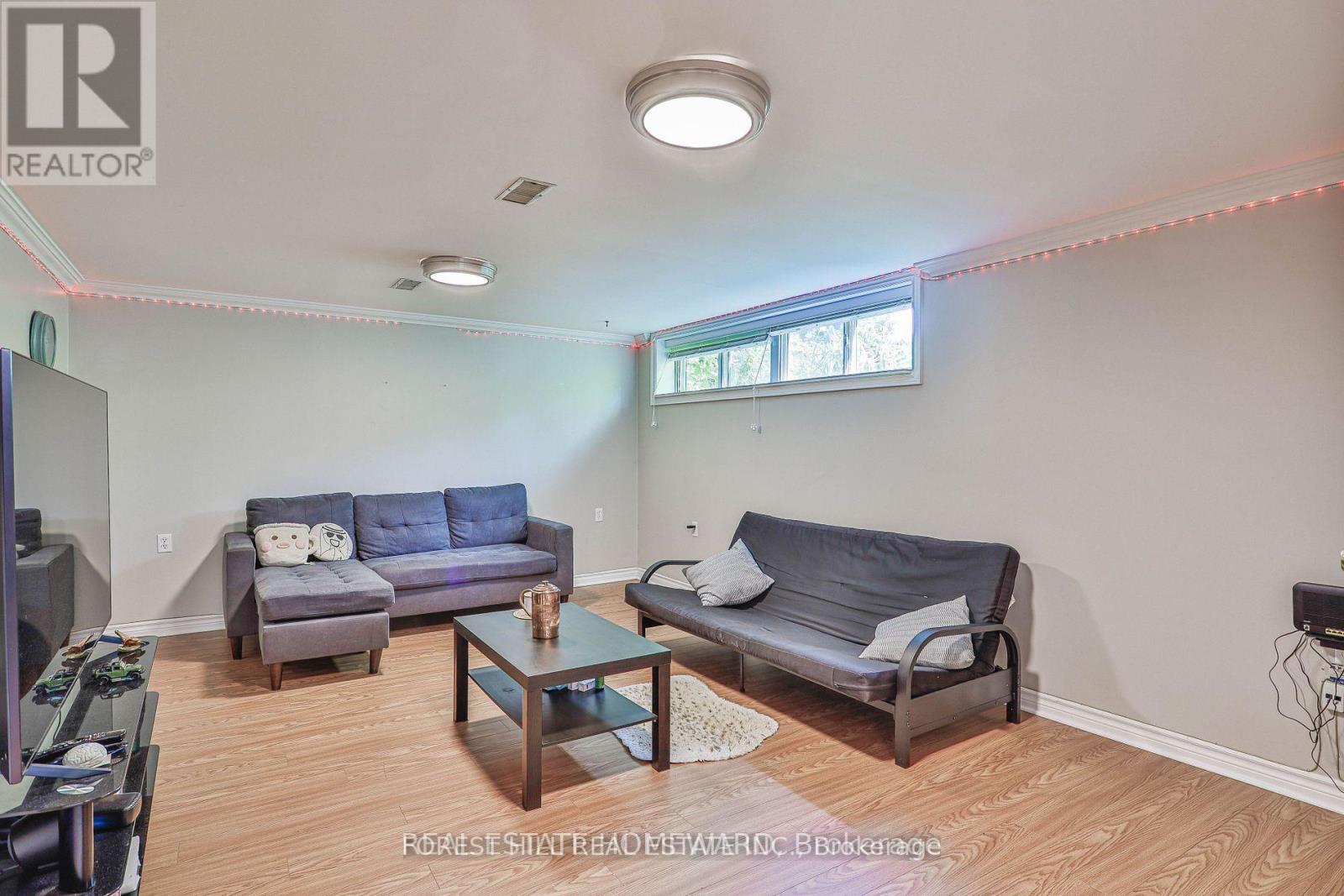 (Basement) - 220 Neal Drive, Richmond Hill, Ontario  L4C 3L1 - Photo 4 - N12442704