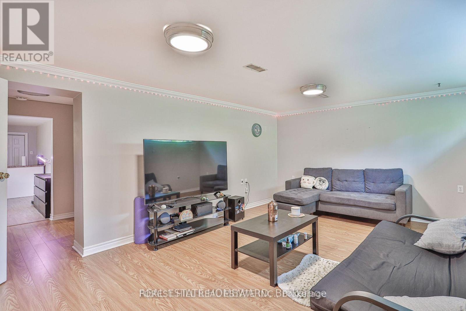 (Basement) - 220 Neal Drive, Richmond Hill, Ontario  L4C 3L1 - Photo 6 - N12442704