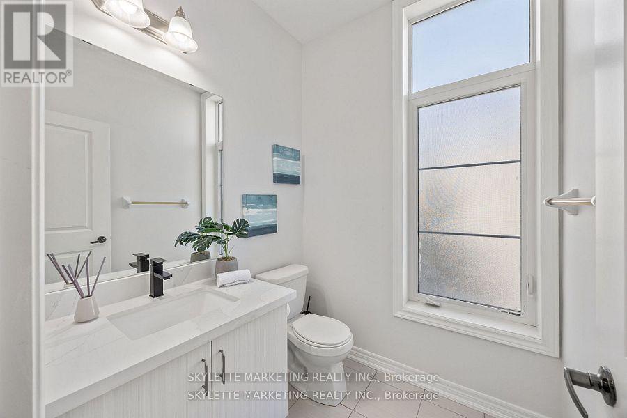 2 Cornerbank Crescent, Whitchurch-Stouffville (Stouffville), Ontario  L4A 1X1 - Photo 11 - N12442822