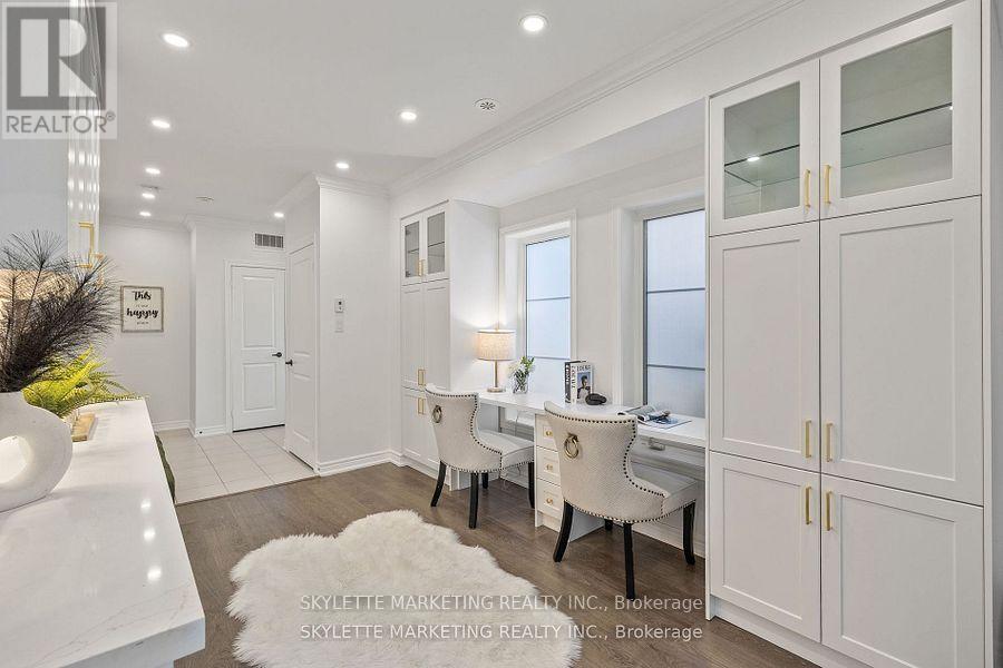 2 Cornerbank Crescent, Whitchurch-Stouffville (Stouffville), Ontario  L4A 1X1 - Photo 6 - N12442822