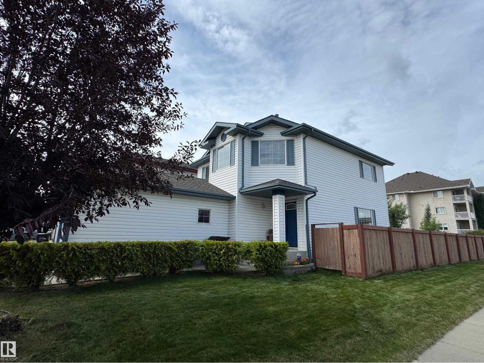 3528 22 St Nw, Edmonton, Alberta  T6L 3E4 - Photo 2 - E4460629