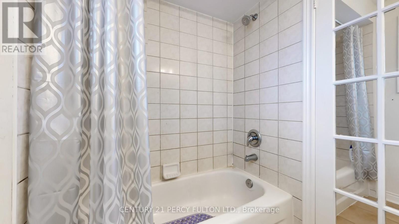 138 Tunbridge Road, Barrie (Georgian Drive), Ontario  L4M 6T1 - Photo 18 - S12442669