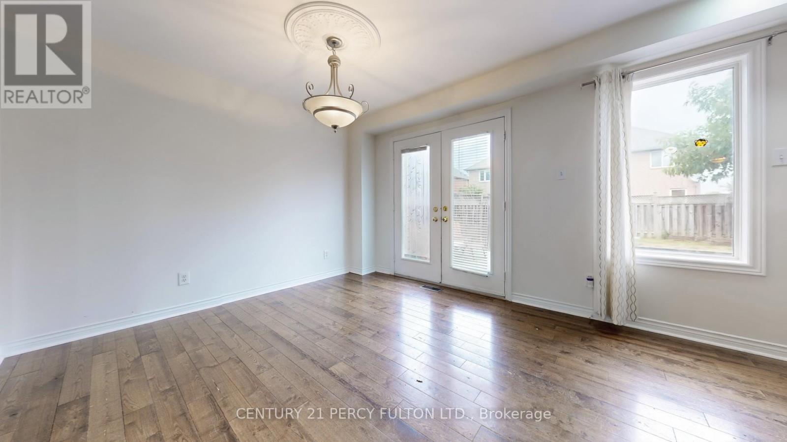 138 Tunbridge Road, Barrie (Georgian Drive), Ontario  L4M 6T1 - Photo 5 - S12442669