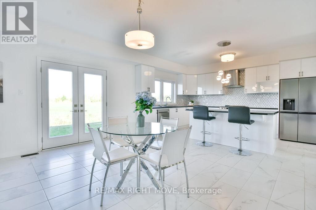 3721 Quayside Drive, Severn (West Shore), Ontario  L3V 8M9 - Photo 20 - S12442731