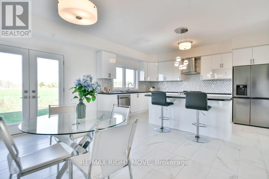 3721 Quayside Drive, Severn (West Shore), Ontario  L3V 8M9 - Photo 22 - S12442731
