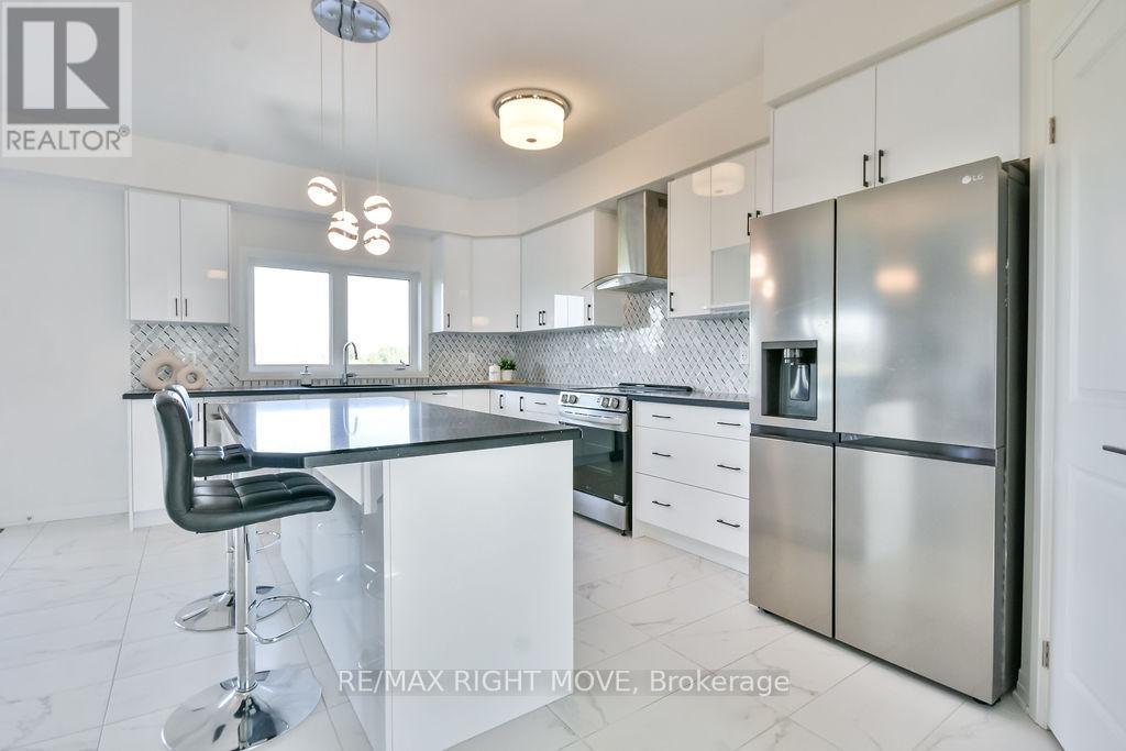 3721 Quayside Drive, Severn (West Shore), Ontario  L3V 8M9 - Photo 8 - S12442731