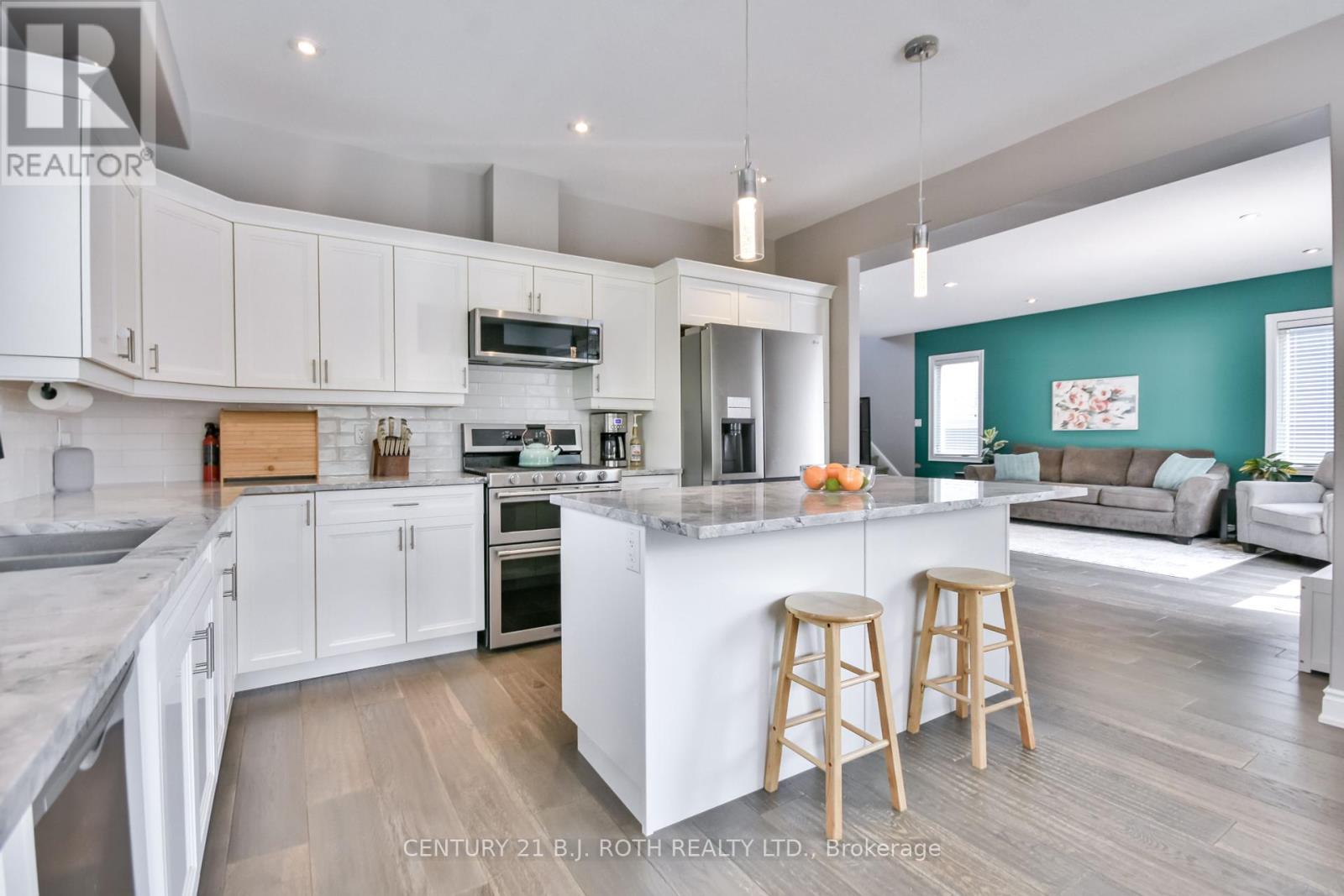 3428 Timberline Avenue, Severn (West Shore), Ontario  L3V 0V8 - Photo 14 - S12442767