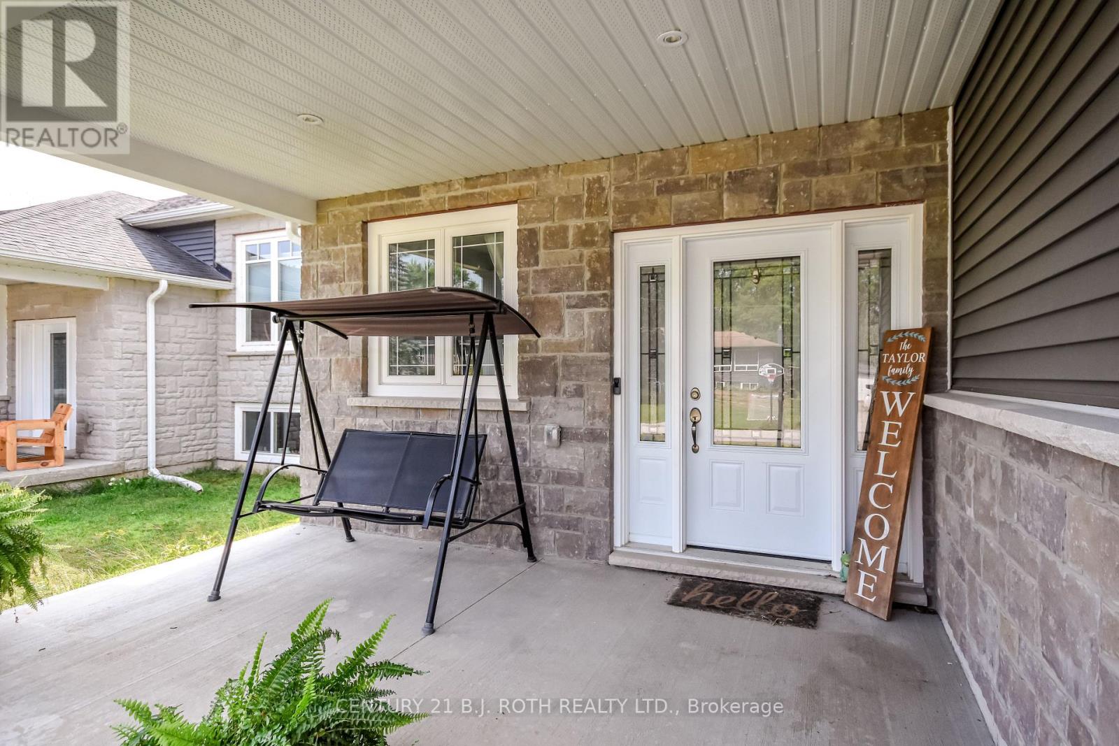 3428 Timberline Avenue, Severn (West Shore), Ontario  L3V 0V8 - Photo 9 - S12442767