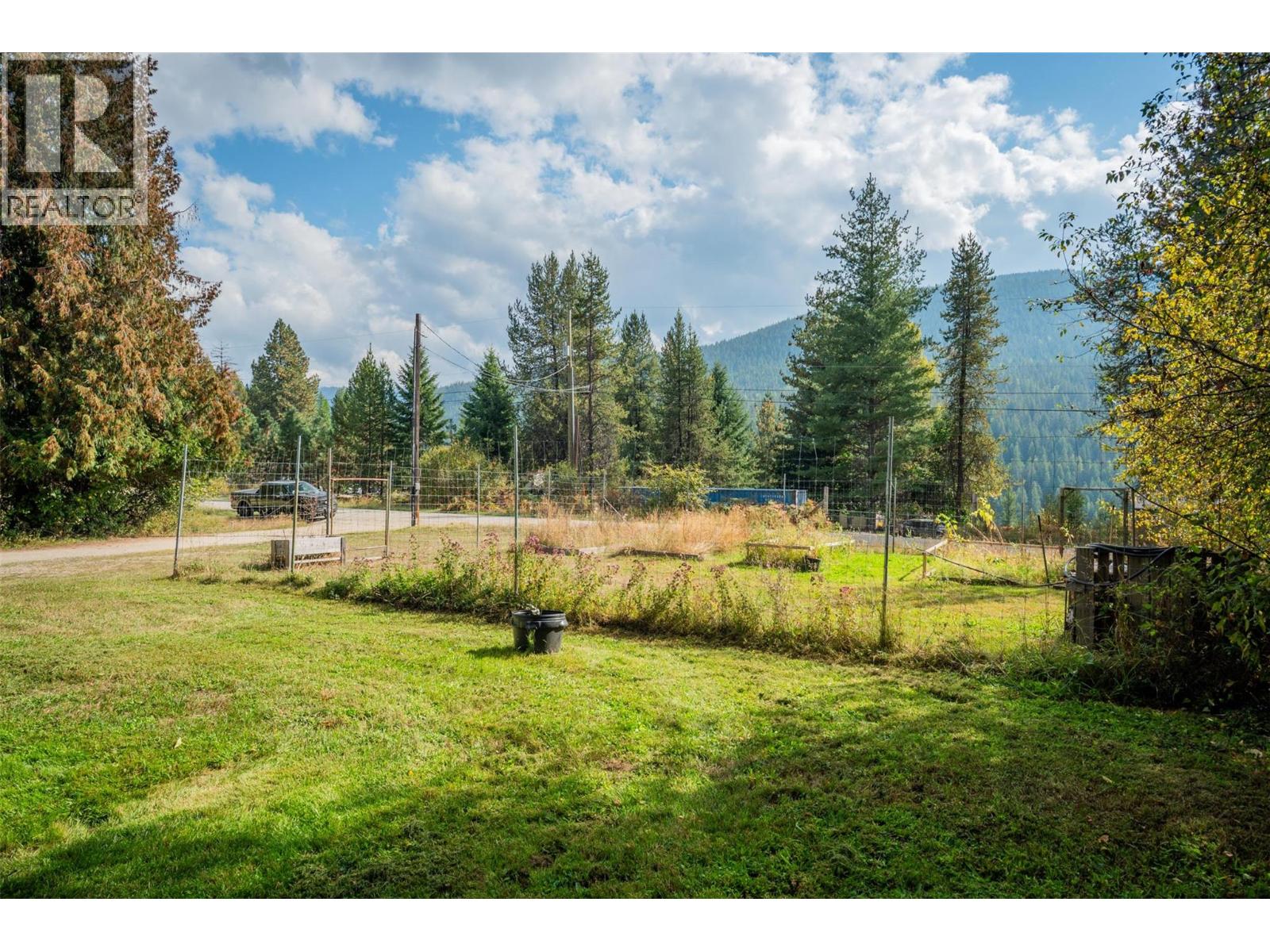 3755 Krestova Cemetery Road, Krestova, British Columbia  V0G 1H2 - Photo 8 - 10364368