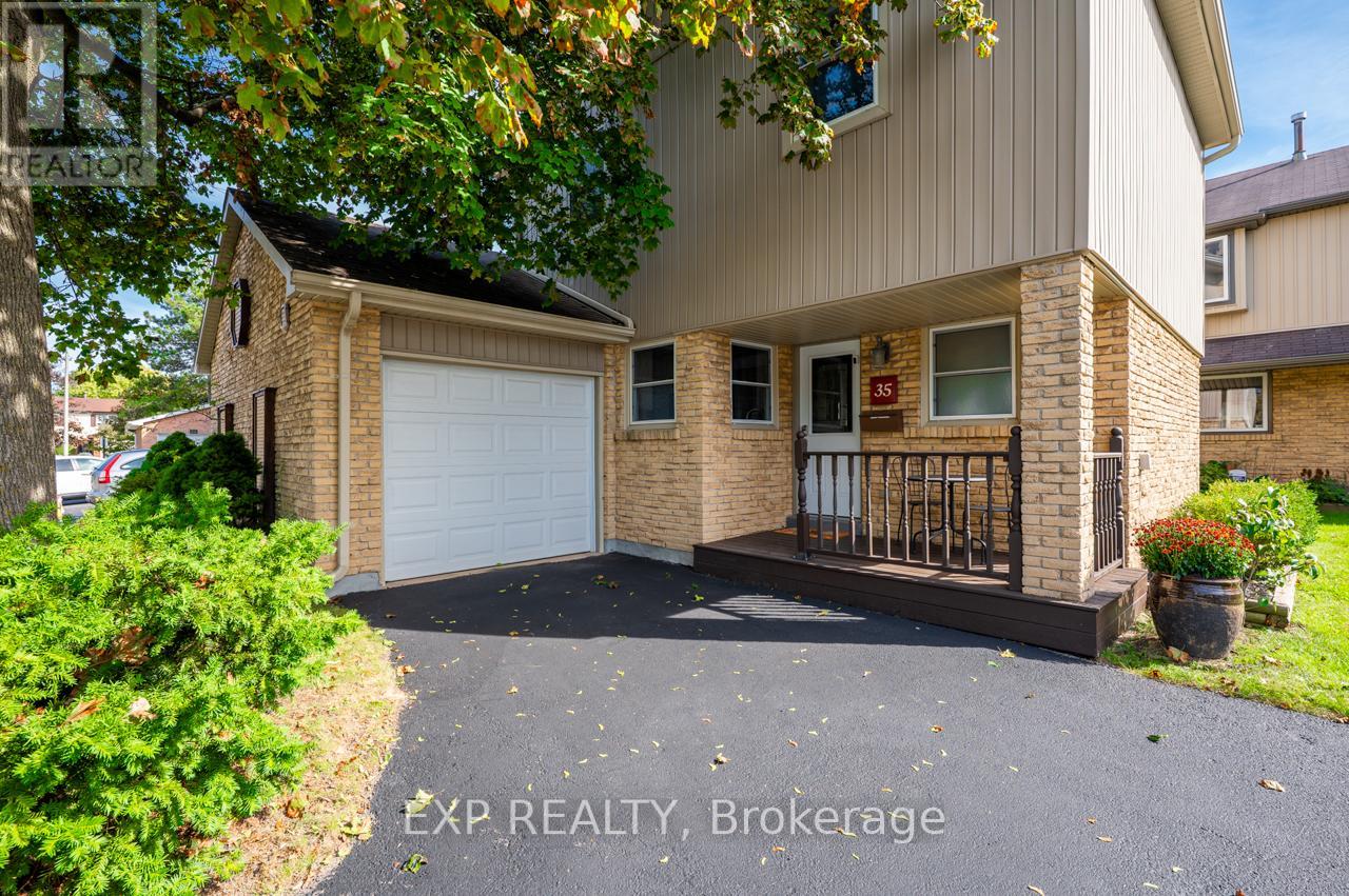 35 - 35 Neuchatel Place, Mississauga (Meadowvale), Ontario  L5N 6A7 - Photo 1 - W12442646