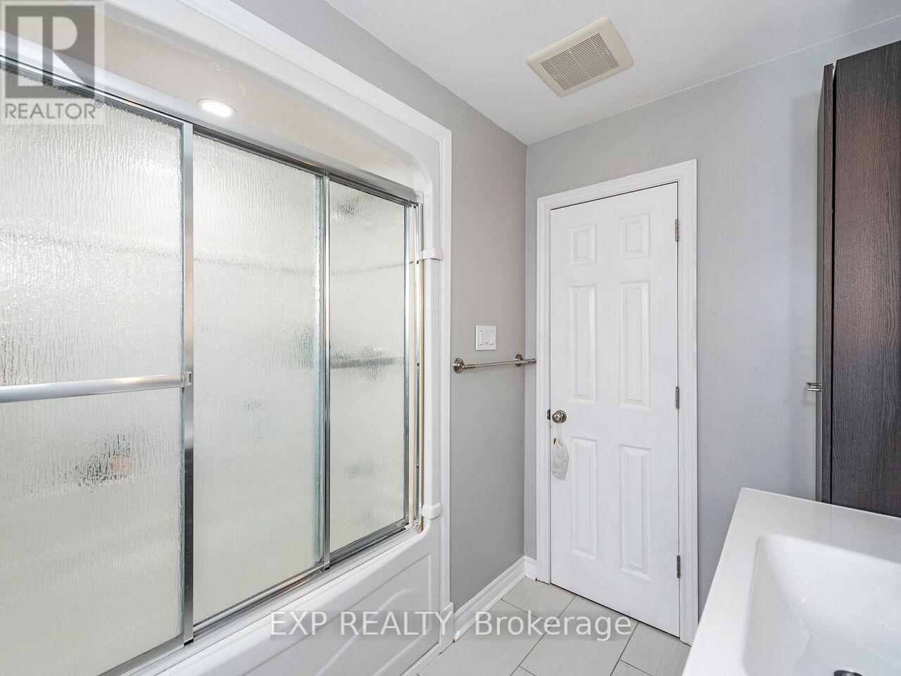 35 - 35 Neuchatel Place, Mississauga (Meadowvale), Ontario  L5N 6A7 - Photo 24 - W12442646