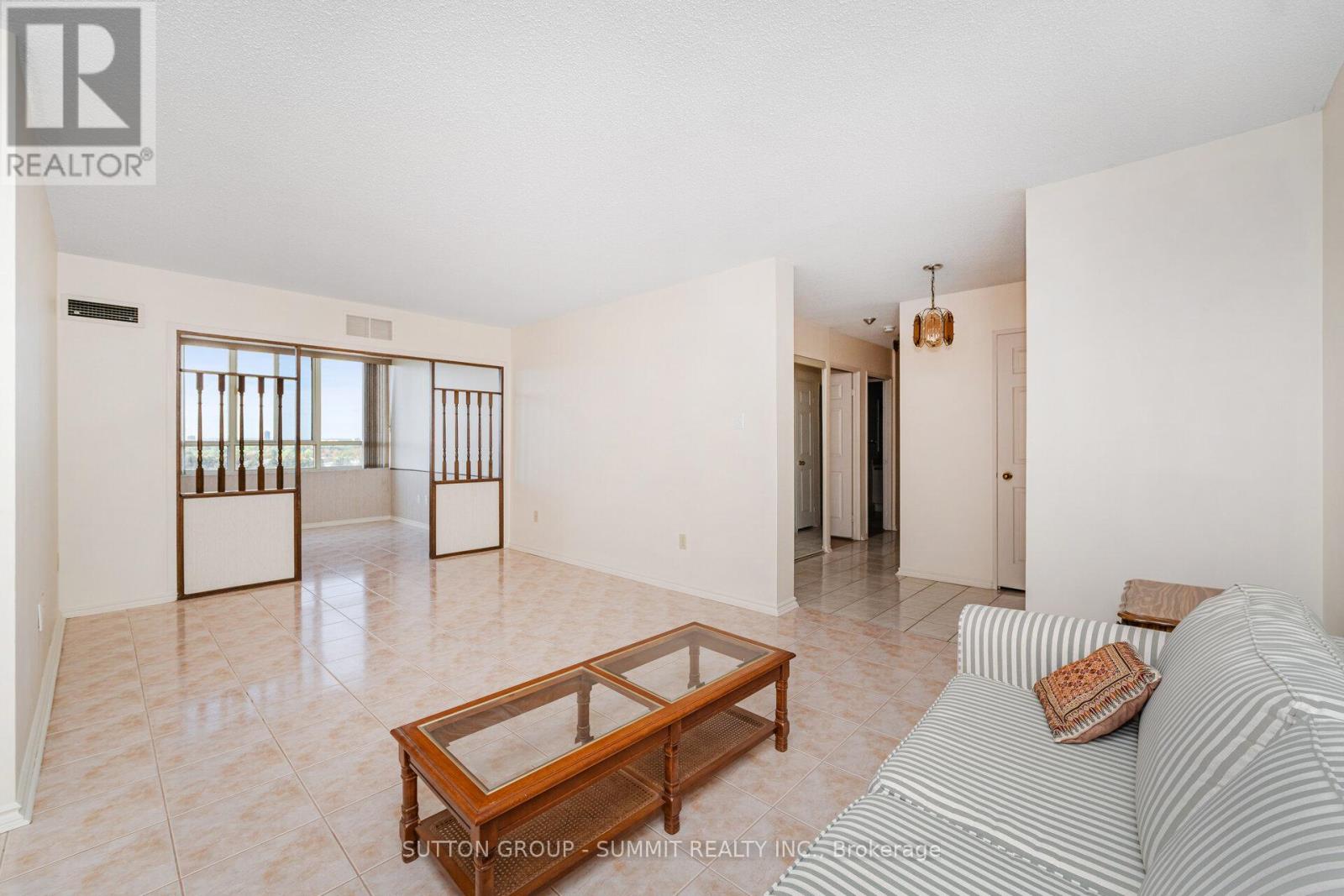 1005 - 100 County Court Boulevard, Brampton (Fletcher's Creek South), Ontario  L6W 3X1 - Photo 10 - W12442650
