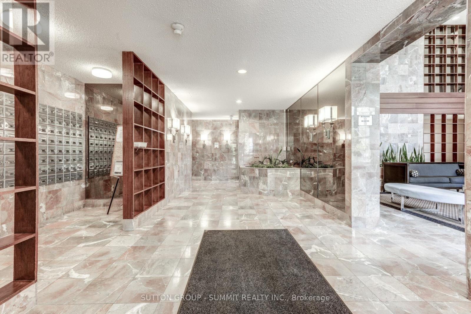 1005 - 100 County Court Boulevard, Brampton (Fletcher's Creek South), Ontario  L6W 3X1 - Photo 2 - W12442650