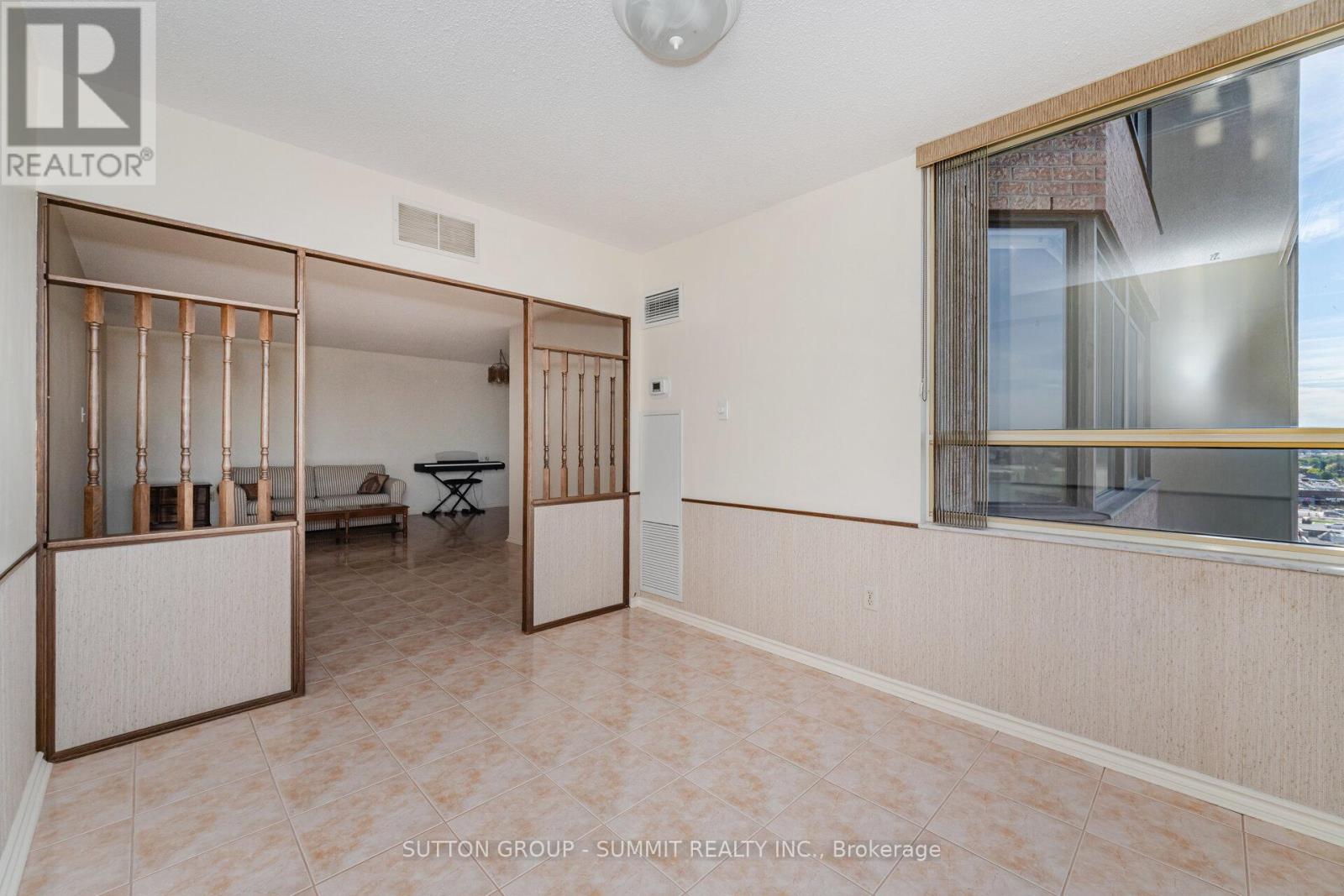 1005 - 100 County Court Boulevard, Brampton (Fletcher's Creek South), Ontario  L6W 3X1 - Photo 20 - W12442650
