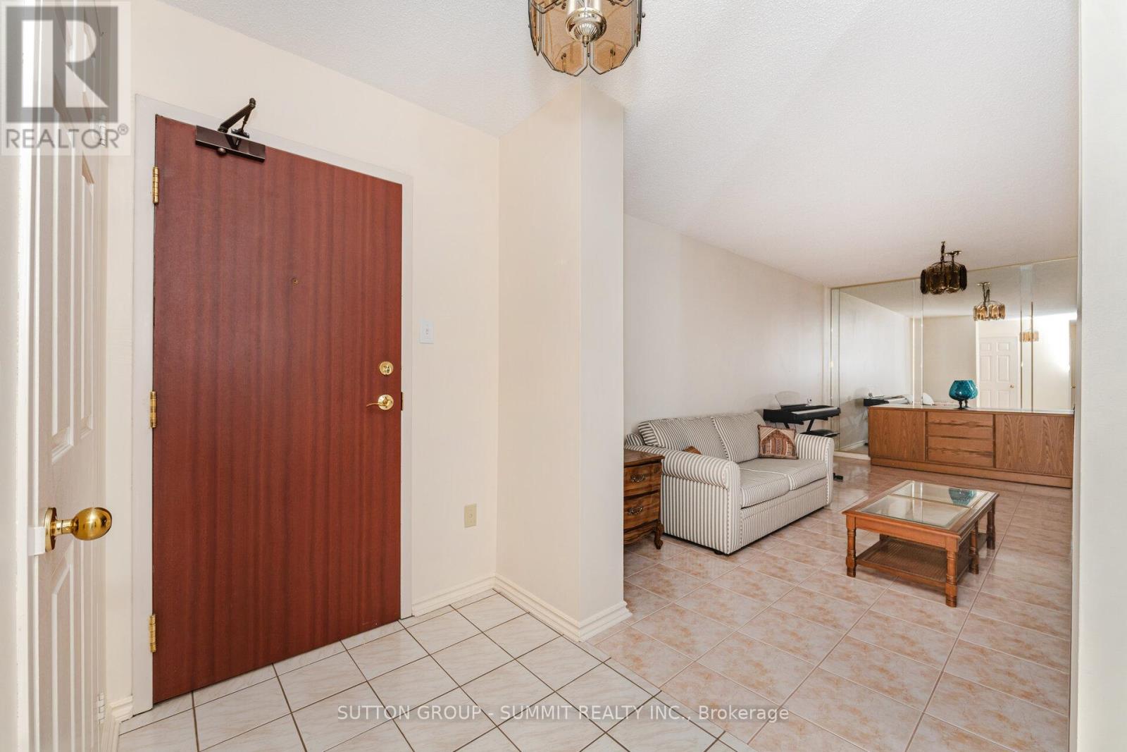 1005 - 100 County Court Boulevard, Brampton (Fletcher's Creek South), Ontario  L6W 3X1 - Photo 7 - W12442650