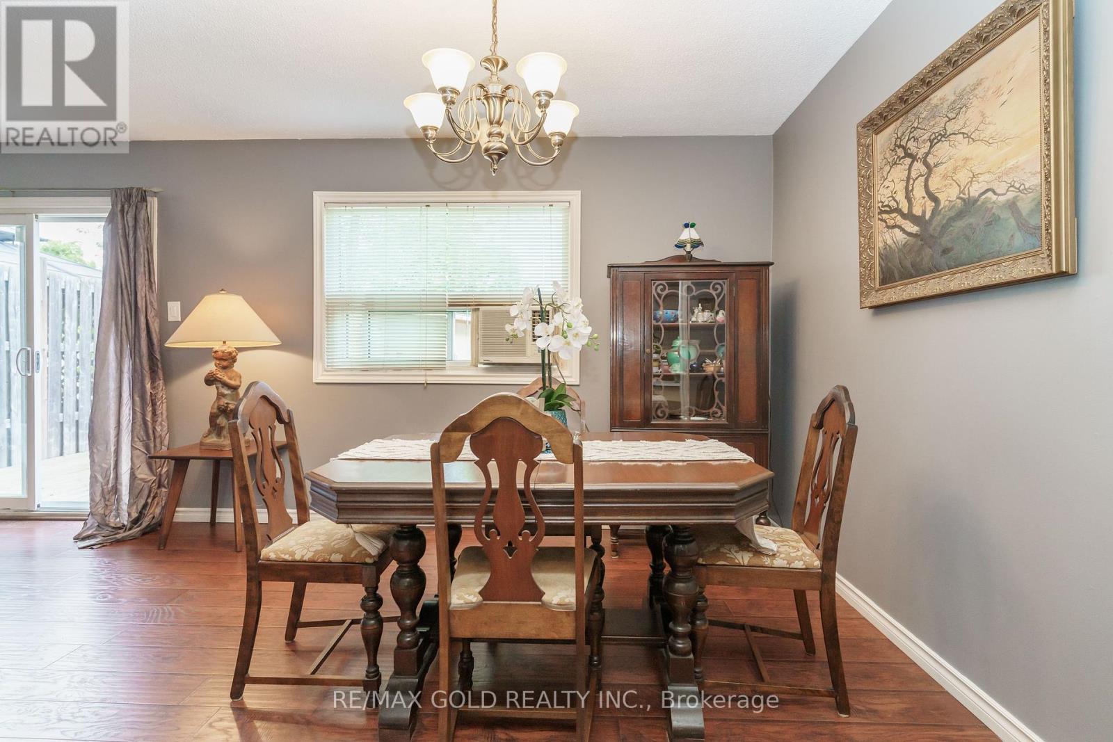 9 Gladstone Square, Brampton (Northgate), Ontario  L6S 2H5 - Photo 13 - W12442664