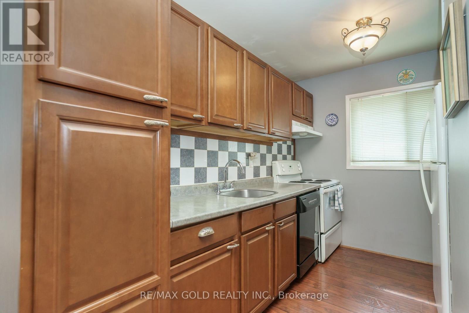 9 Gladstone Square, Brampton (Northgate), Ontario  L6S 2H5 - Photo 15 - W12442664