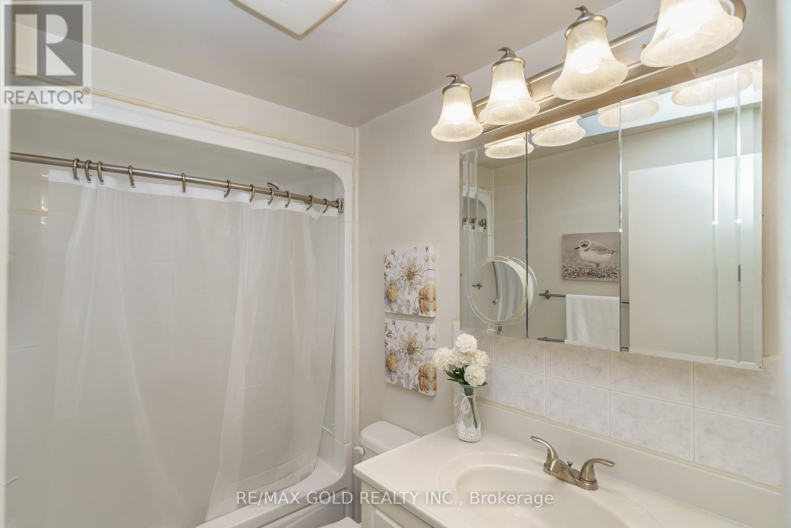 9 Gladstone Square, Brampton (Northgate), Ontario  L6S 2H5 - Photo 26 - W12442664