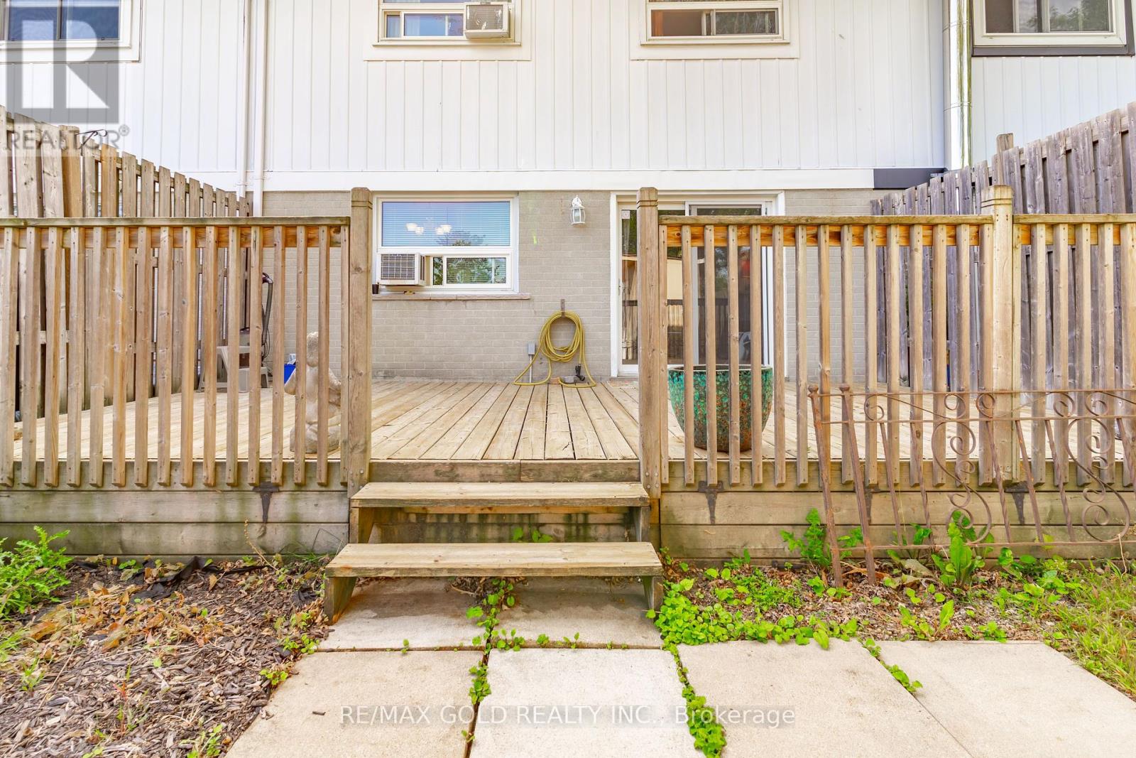 9 Gladstone Square, Brampton (Northgate), Ontario  L6S 2H5 - Photo 37 - W12442664