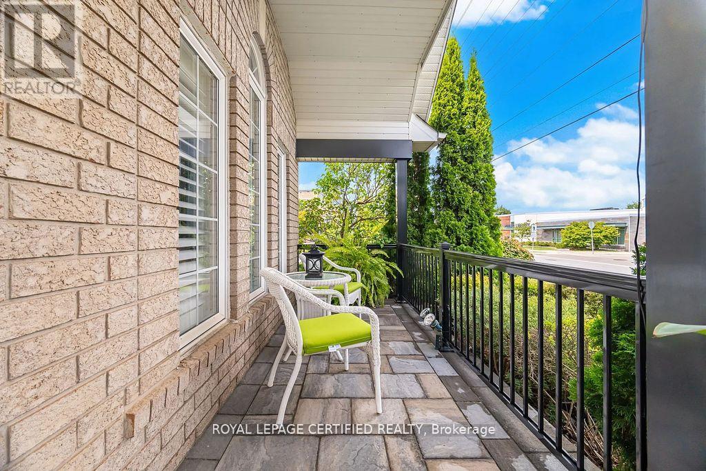 950 Fourth Line, Milton (Be Beaty), Ontario  L6T 6M9 - Photo 4 - W12442665