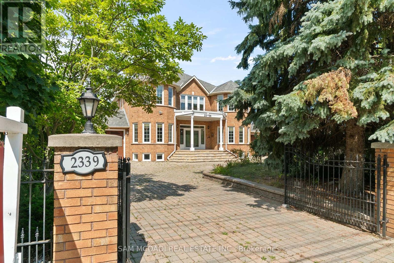 2339 Glengarry Road, Mississauga (Erindale), Ontario  L5C 1Y1 - Photo 1 - W12442701