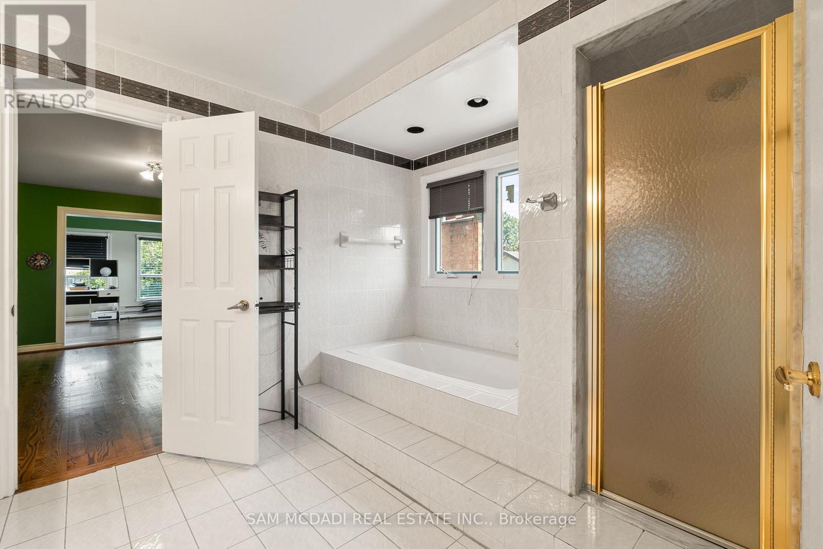 2339 Glengarry Road, Mississauga (Erindale), Ontario  L5C 1Y1 - Photo 22 - W12442701