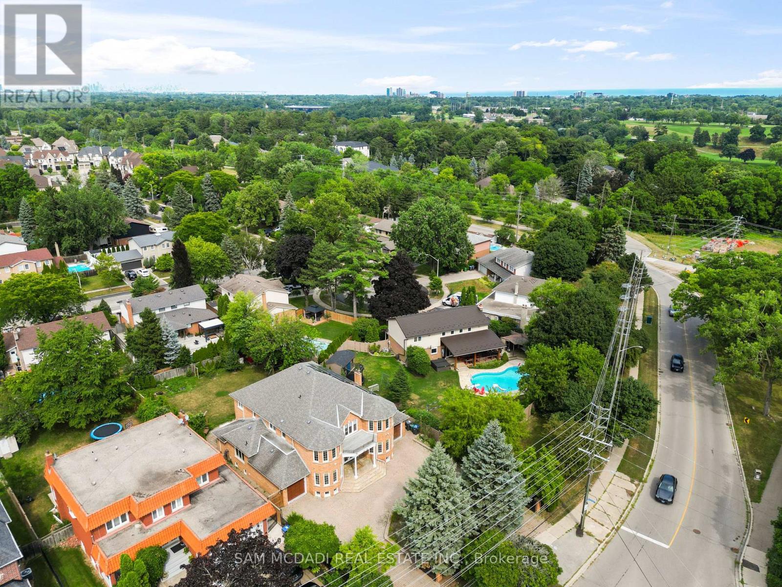 2339 Glengarry Road, Mississauga (Erindale), Ontario  L5C 1Y1 - Photo 46 - W12442701