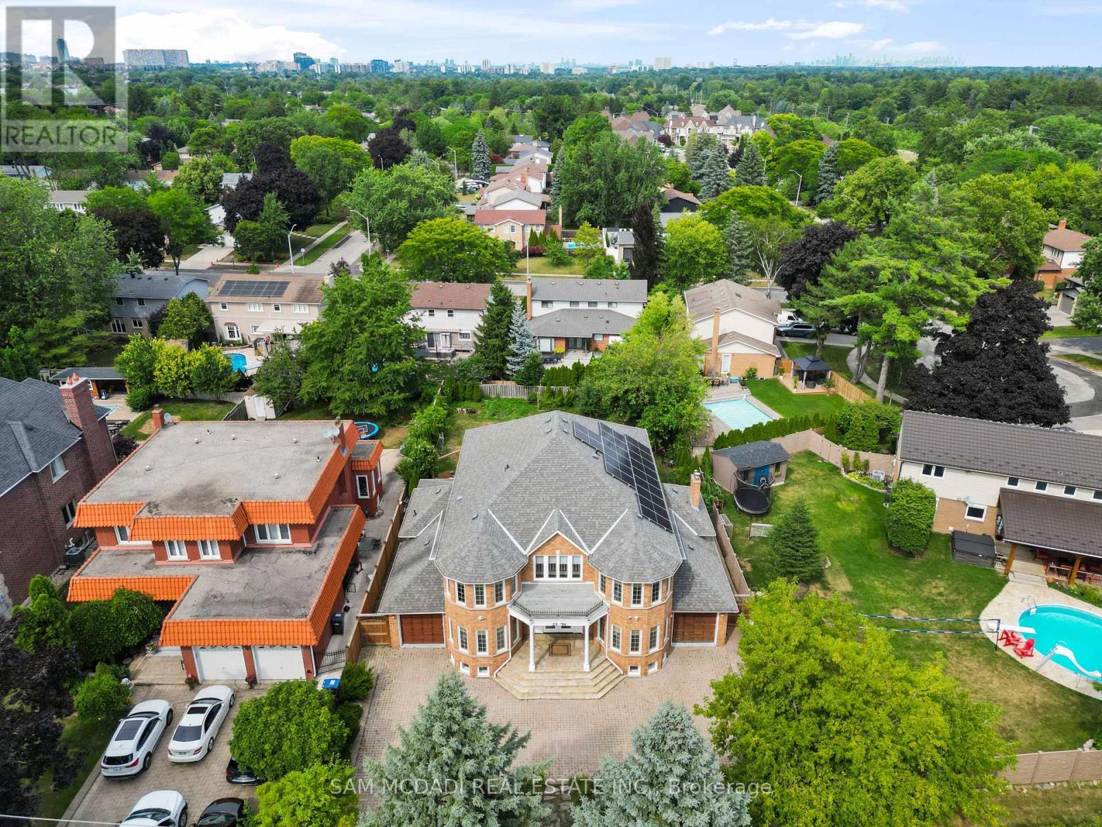2339 Glengarry Road, Mississauga (Erindale), Ontario  L5C 1Y1 - Photo 48 - W12442701