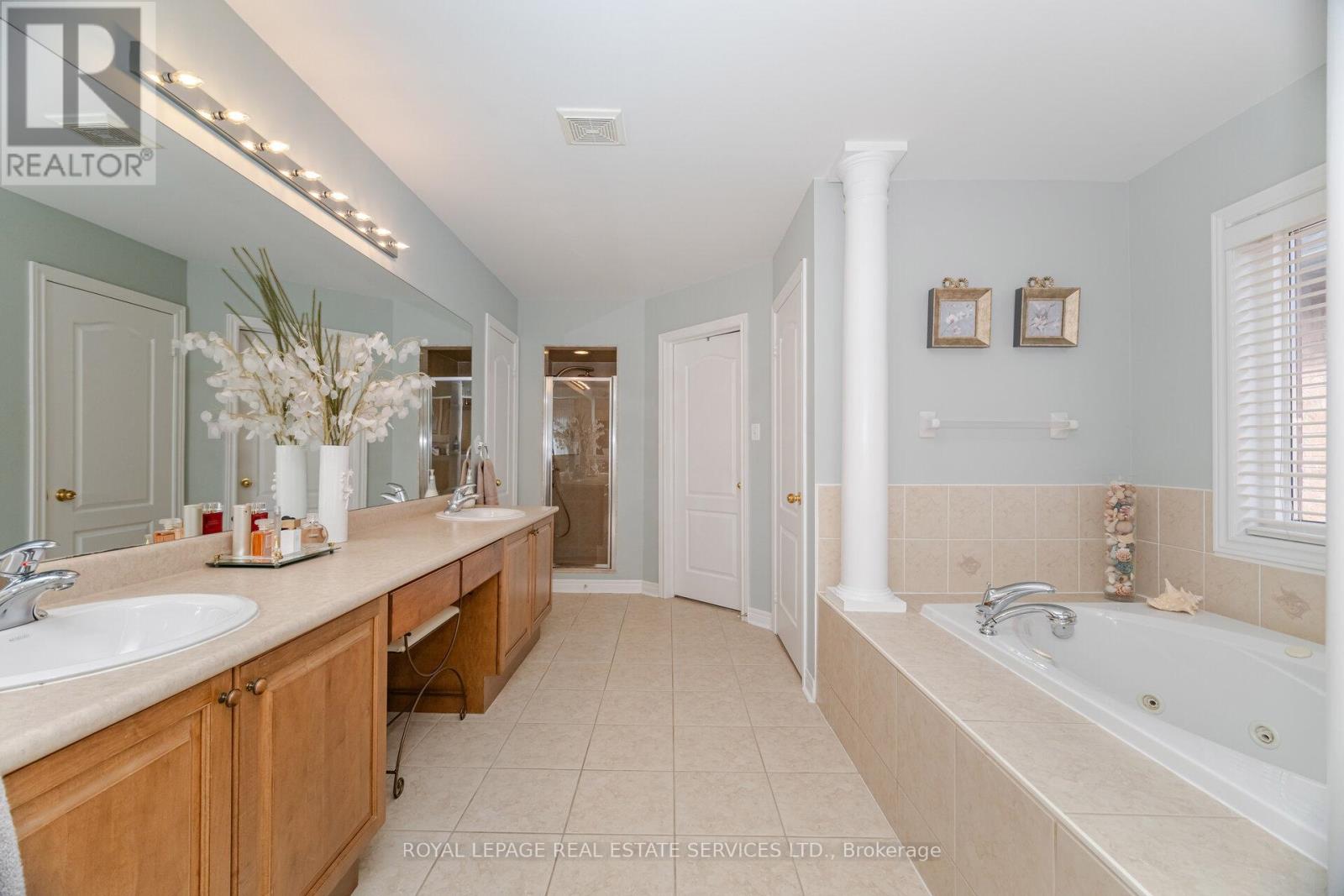 3474 Wavecrest Street, Oakville (Br Bronte), Ontario  L6L 6T7 - Photo 26 - W12442712