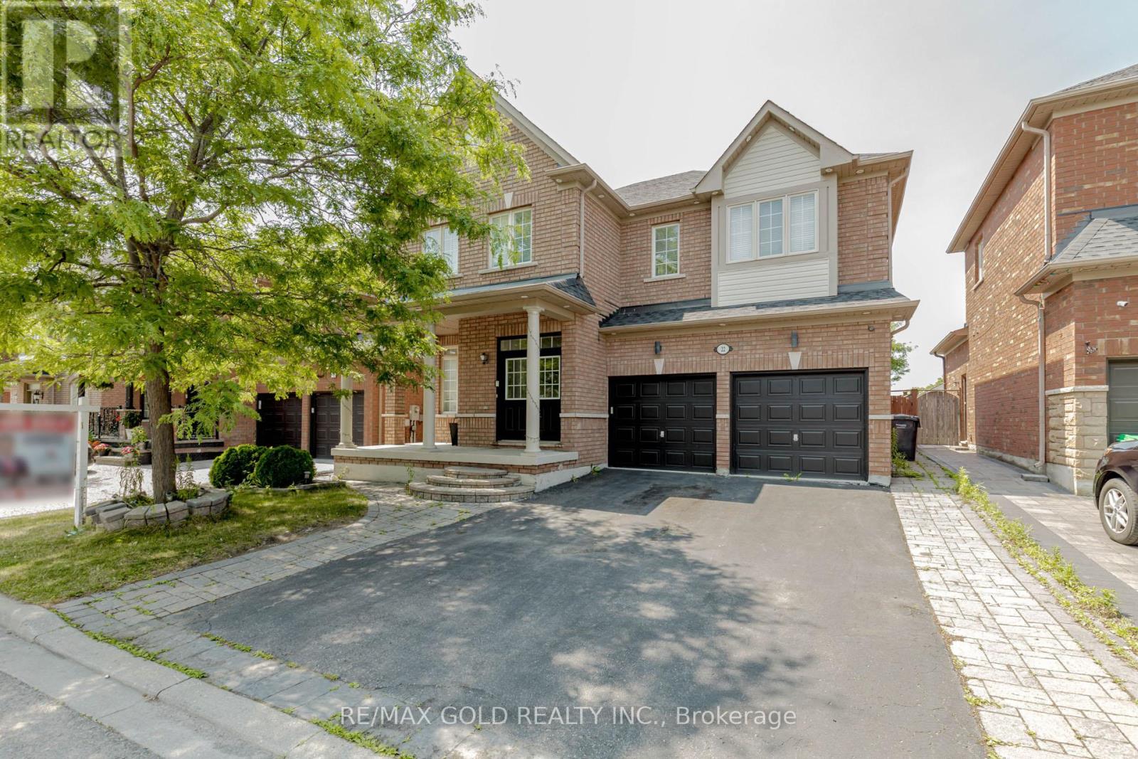 22 Ungava Bay Road, Brampton (Sandringham-Wellington), Ontario  L6R 3M5 - Photo 1 - W12442766