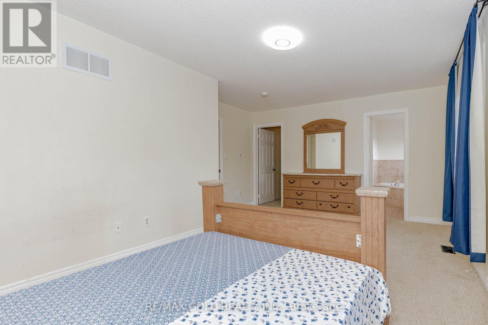 22 Ungava Bay Road, Brampton (Sandringham-Wellington), Ontario  L6R 3M5 - Photo 18 - W12442766
